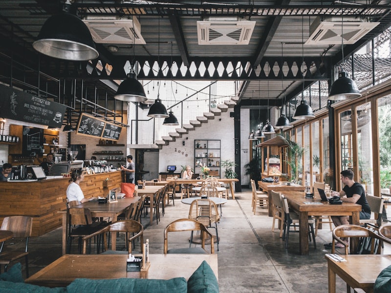 Restaurant online ordering — food on table